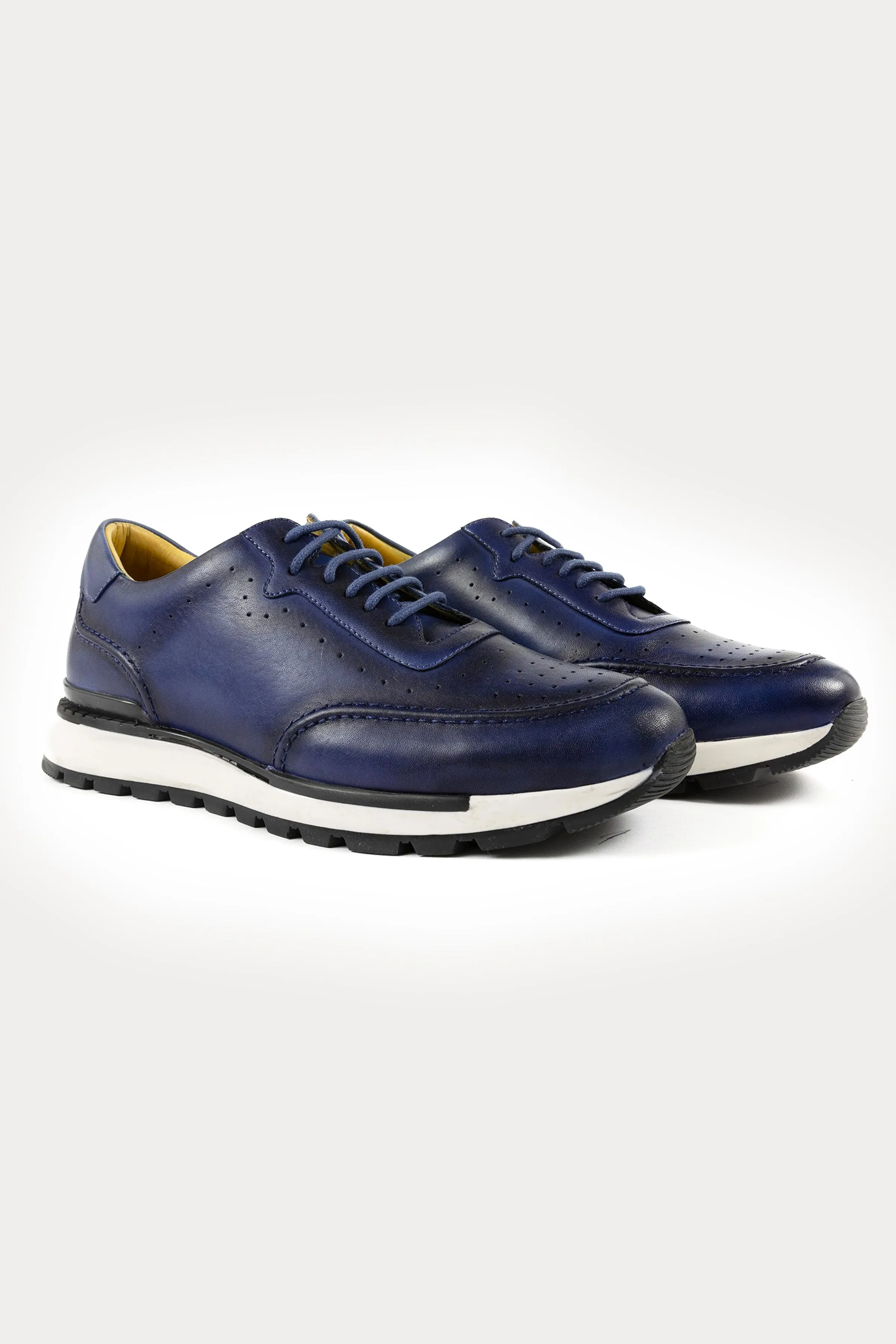 Canary Wharf Smart Trainers in Navy