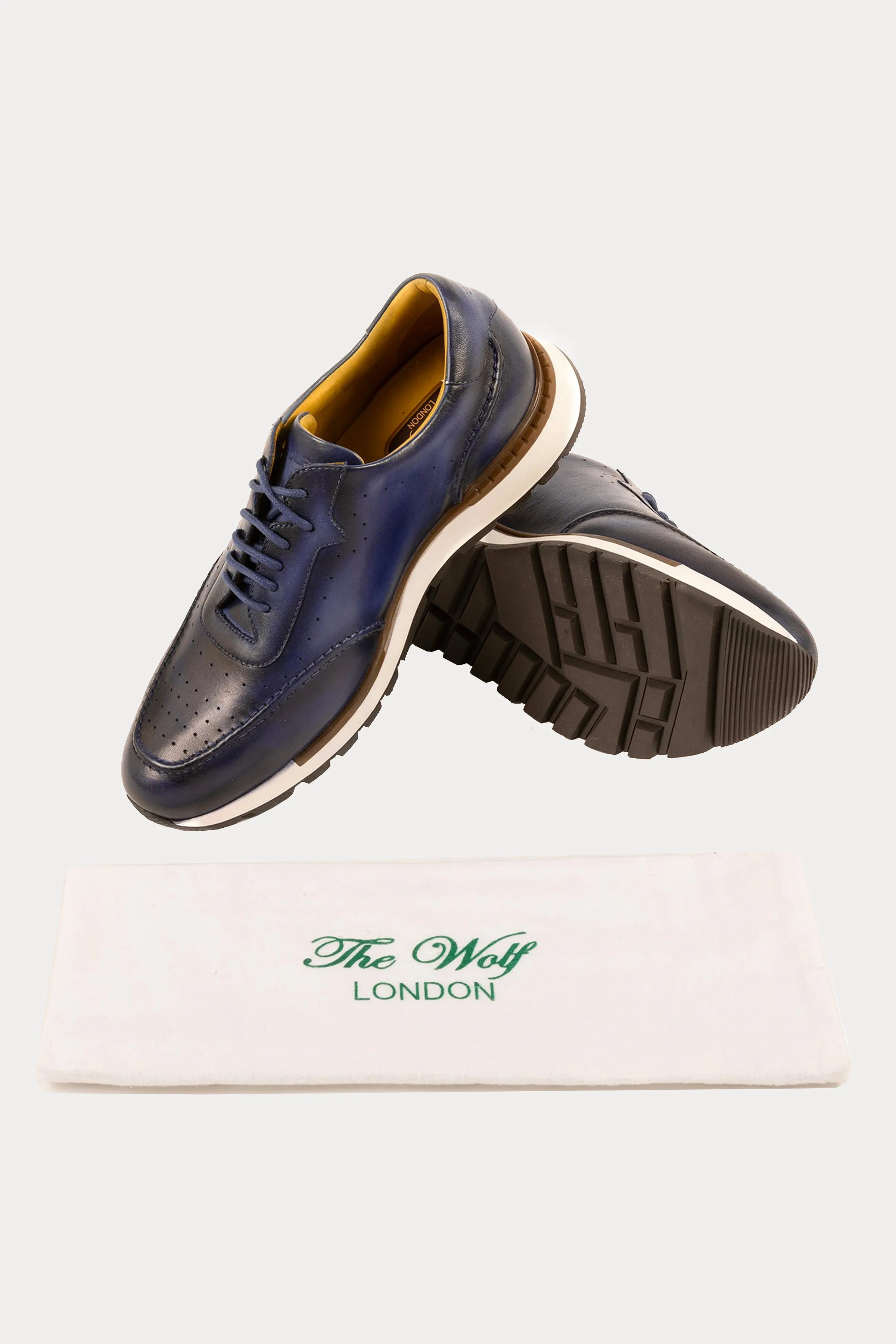 Canary Wharf Smart Trainers in Navy