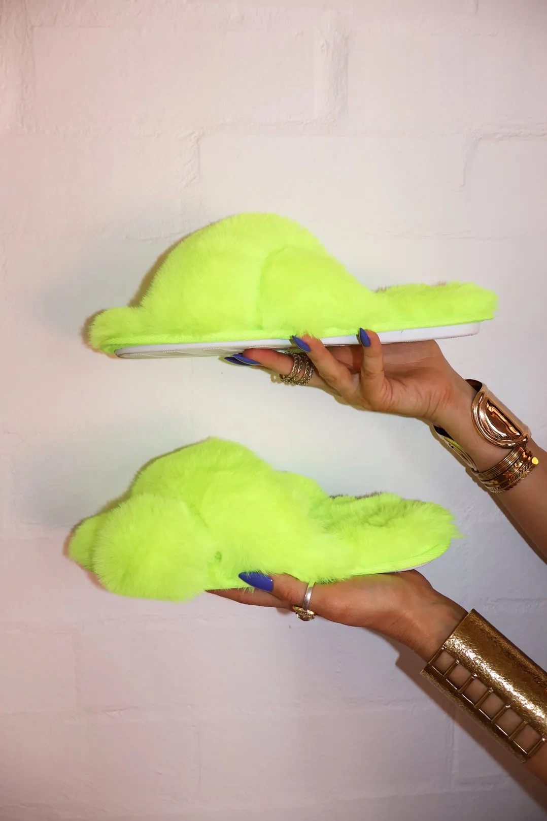 Luinluland X M&A - The Slippers in Neon