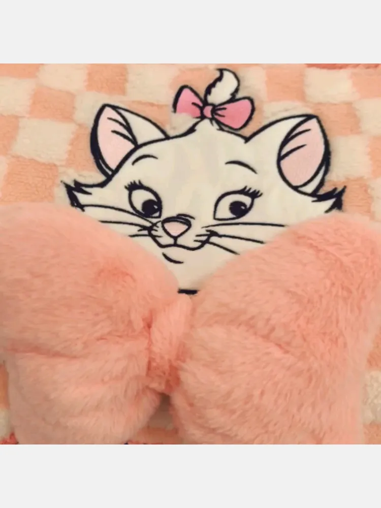 Marie's Cozy Dream House  Soft & Fluffy Cat Bed
