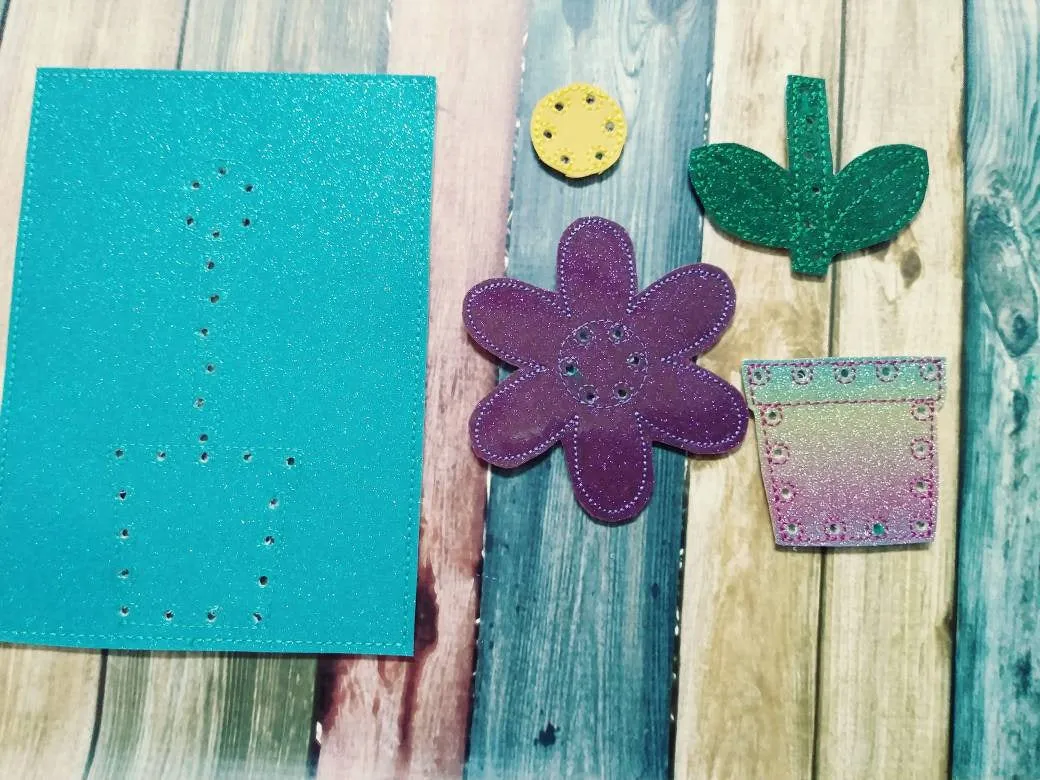 Sewing cards for kids- Flower sewing card - learn to sew - busy toy - activity toy - flower lacing card - learning toy - Montessori toy