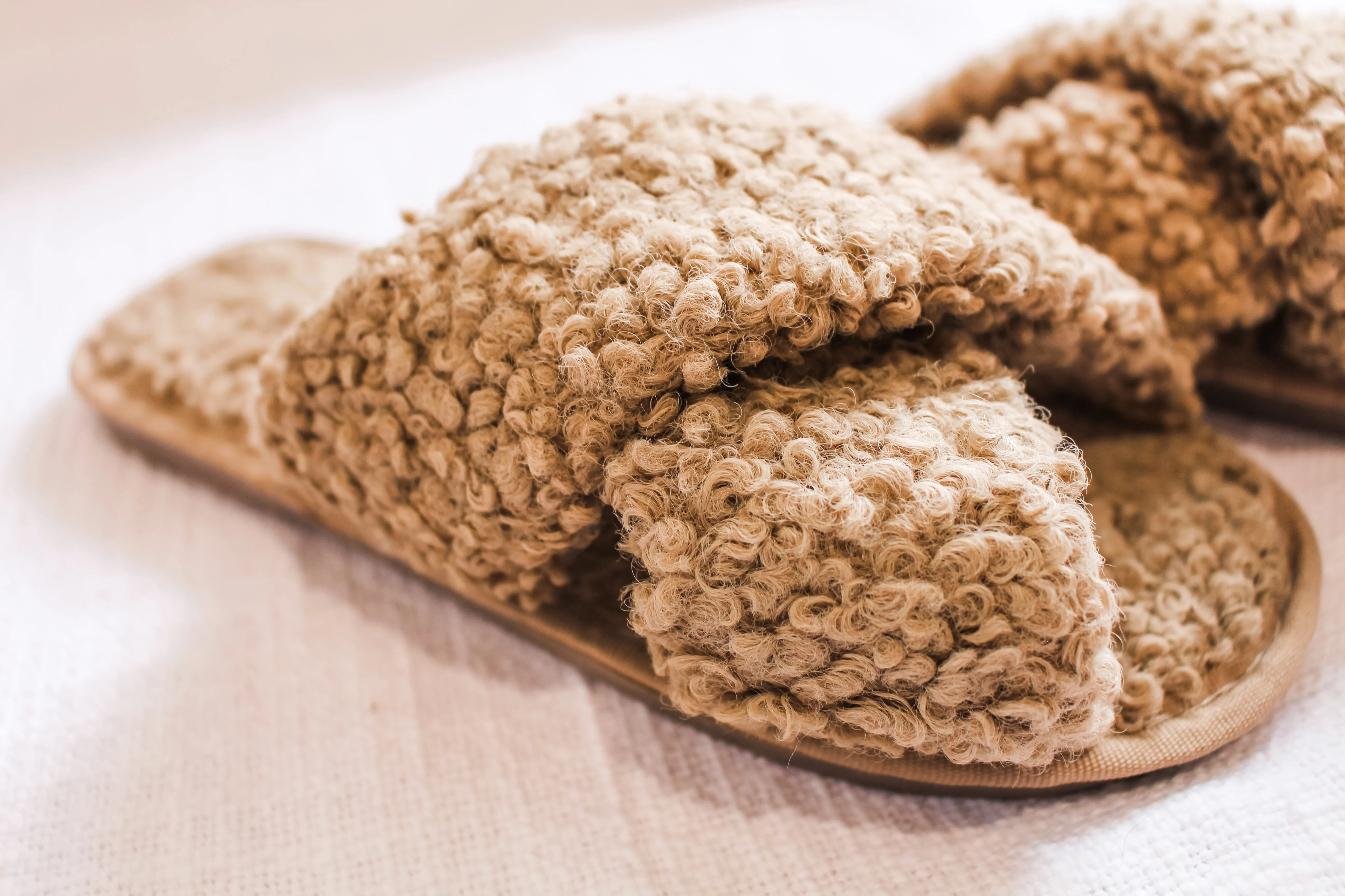 TEDDY SLIPPER - BROWN SHEARLING
